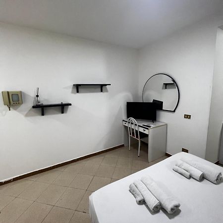 פלרמו 1 Room Apartment Near By Central Train Station מראה חיצוני תמונה