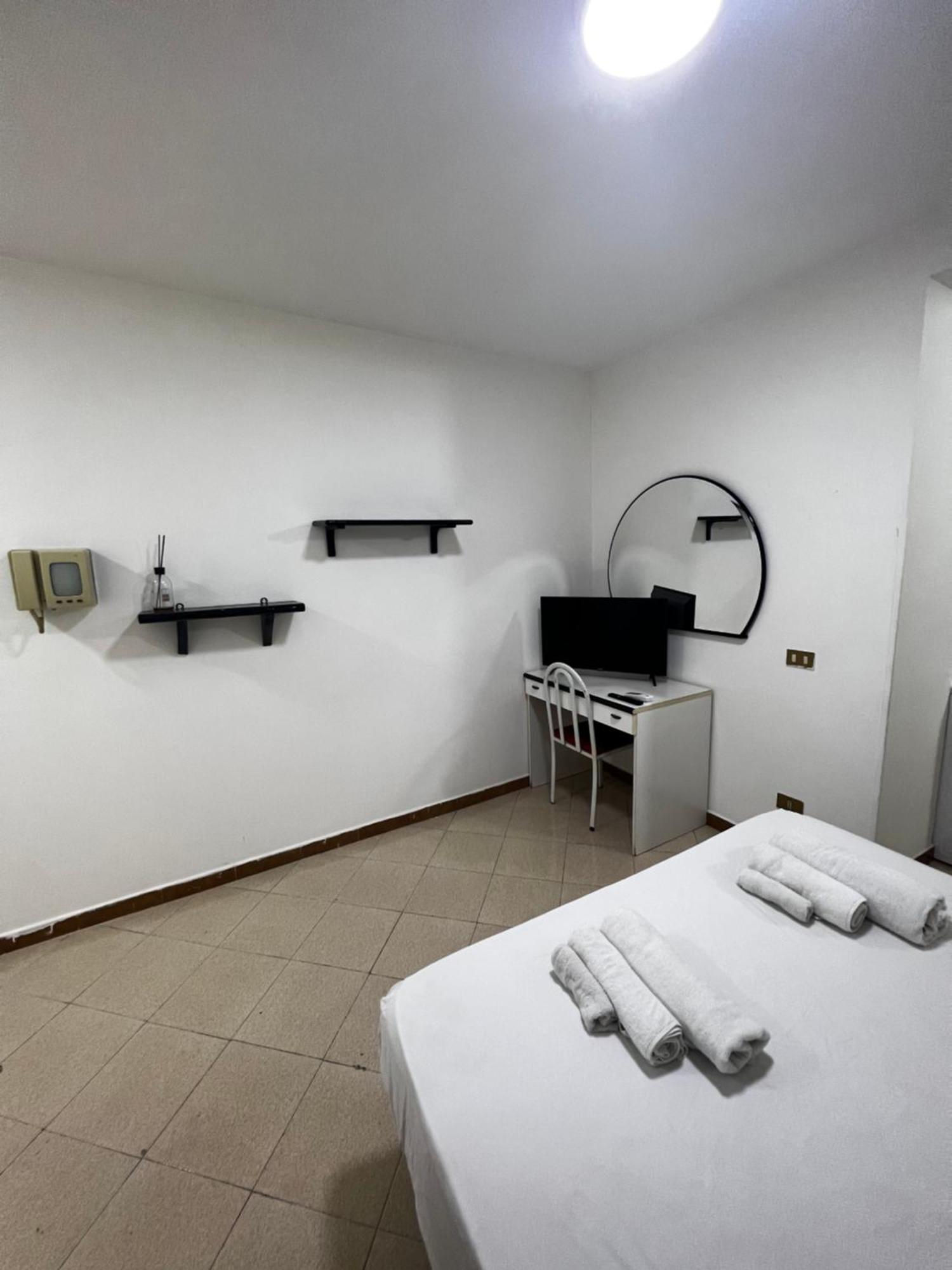 פלרמו 1 Room Apartment Near By Central Train Station מראה חיצוני תמונה