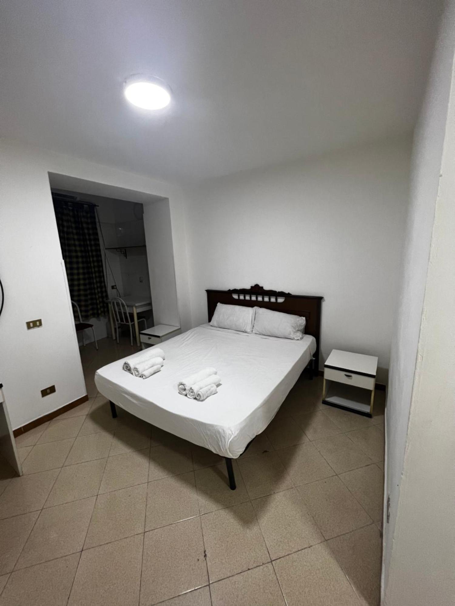 פלרמו 1 Room Apartment Near By Central Train Station מראה חיצוני תמונה